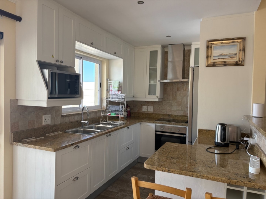 To Let 4 Bedroom Property for Rent in Fish Hoek Western Cape